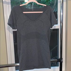Grey lulu short sleeve shirt